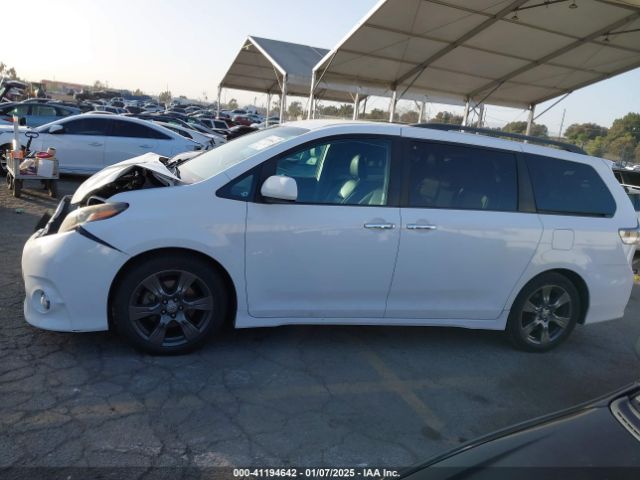 5TDXZ3DC5HS767636 Toyota Sienna Se 8 Passenger