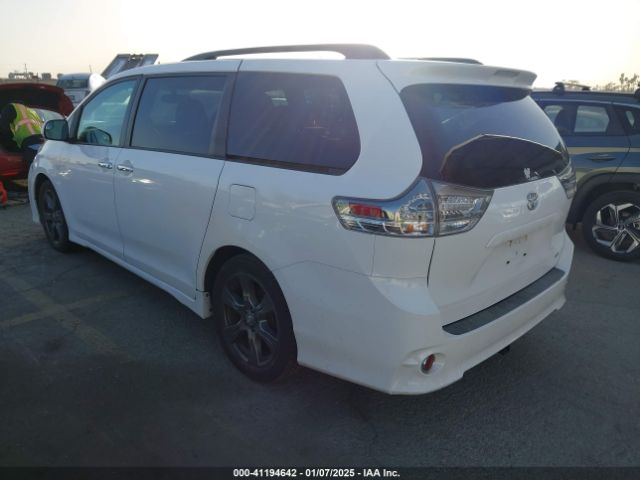5TDXZ3DC5HS767636 Toyota Sienna Se 8 Passenger