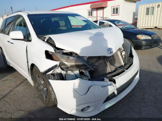 5TDXZ3DC5HS767636 Toyota Sienna Se 8 Passenger