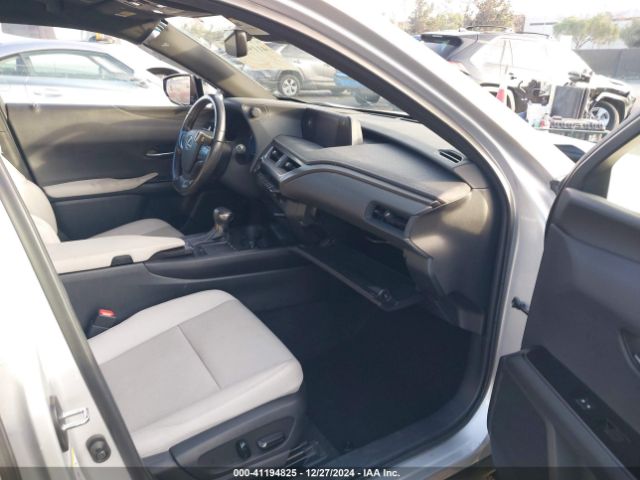 JTHY3JBH6K2001694 Lexus UX 200