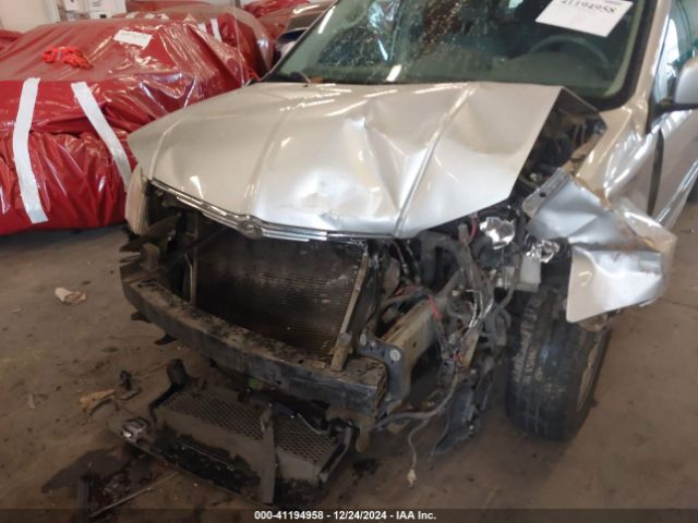 2010 CHRYSLER TOWN & COUNTRY 2A4RR5D10AR213125 Photo 5