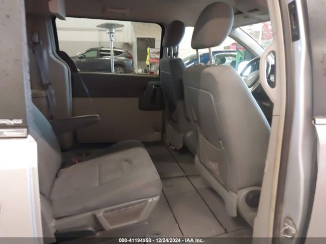 2010 CHRYSLER TOWN & COUNTRY 2A4RR5D10AR213125 Photo 7