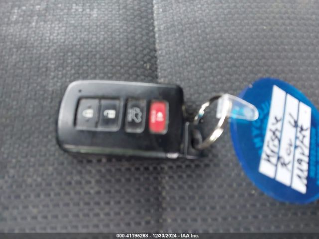 2T3RFREV7JW817767 Toyota Rav4 Adventure/xle