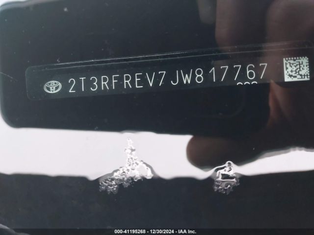 2T3RFREV7JW817767 Toyota Rav4 Adventure/xle