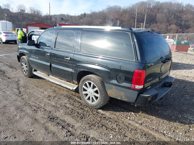 2005 CADILLAC ESCALADE ESV 3GYFK66N75G222249 Photo 2