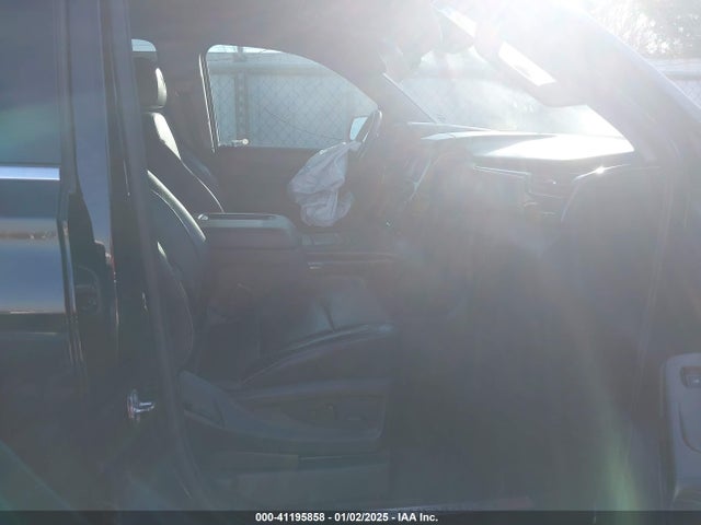 1GNSKCKC4JR245996 Chevrolet Tahoe Premier