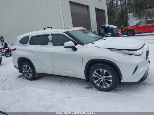 5TDGZRBH9NS199176 Toyota Highlander Xle