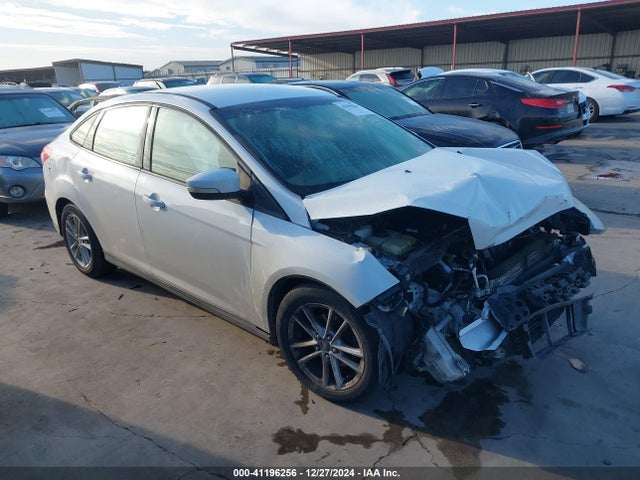 Ford FOCUS SE 2015 1FADP3F21FL269743 Image 1