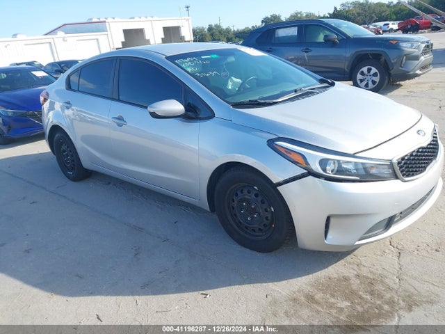 KIA FORTE LX 2018 3KPFL4A73JE197694 Image 1
