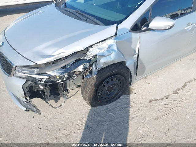 KIA FORTE LX 2018 3KPFL4A73JE197694 Image 6