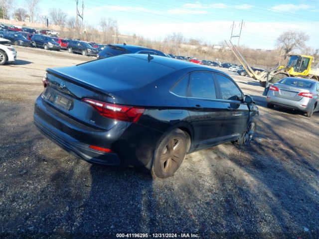 3VW7M7BU2NM010929 Volkswagen 1.5 tsi