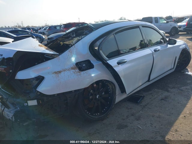 WBA7T2C05LGL17813 BMW 740I