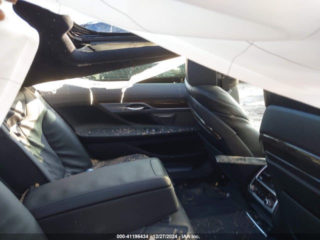 WBA7T2C05LGL17813 BMW 740I