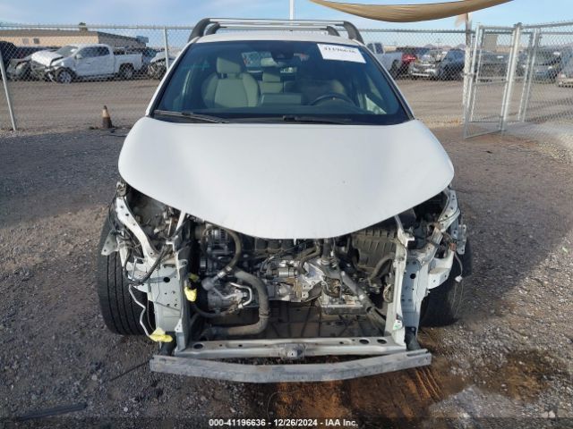 JTNKHMBX8K1038071 Toyota C-HR XLE