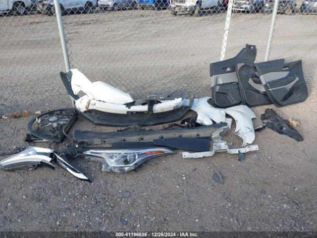 JTNKHMBX8K1038071 Toyota C-HR XLE