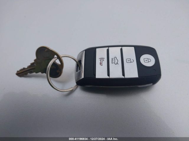 5XXGT4L35KG295858 KIA Optima S