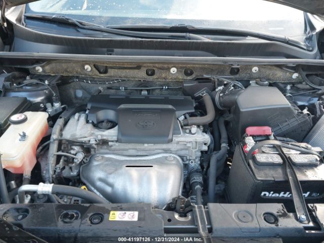JTMBFREV7JJ748983 Toyota RAV4 LE