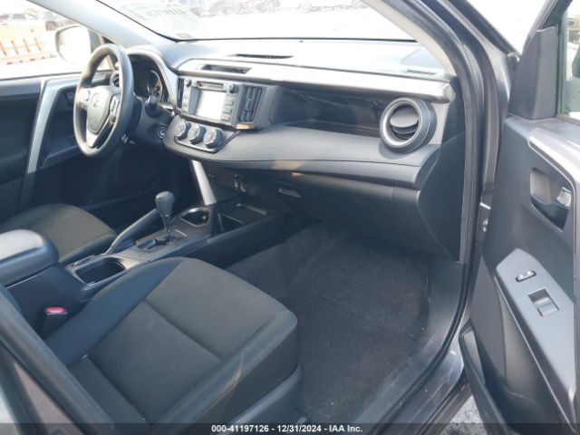 JTMBFREV7JJ748983 Toyota RAV4 LE