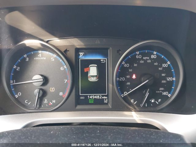 JTMBFREV7JJ748983 Toyota RAV4 LE