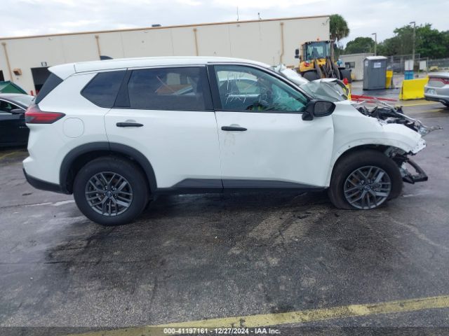 5N1BT3AA3RC677527 Nissan Rogue S Fwd