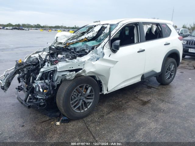5N1BT3AA3RC677527 Nissan Rogue S Fwd