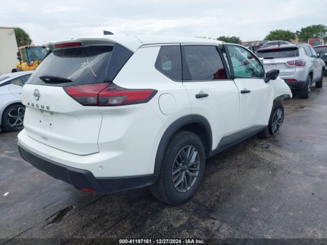 5N1BT3AA3RC677527 Nissan Rogue S Fwd