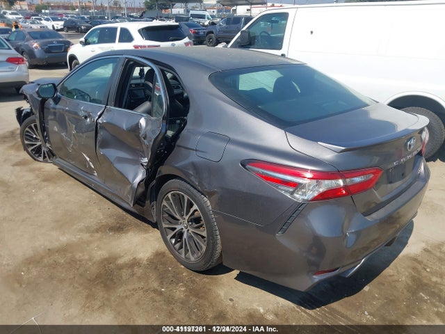 Toyota CAMRY SE 2018 4T1B11HK4JU539731 Image 3