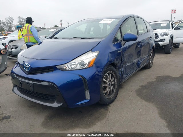 Toyota Prius V Four 2015 JTDZN3EU8FJ040397 Image 2