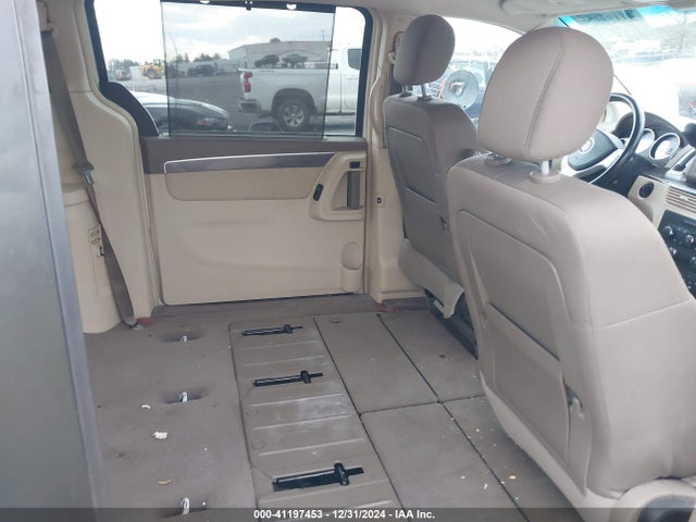 41197453 :رقم المزاد ، 2V8HW34169R554575 vin ، 2009 Volkswagen Routan Se مزاد بيع