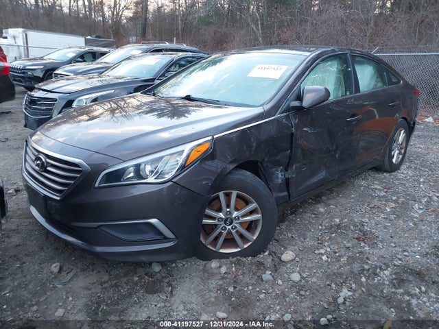 Hyundai SONATA SE 2017 5NPE24AF4HH563559 Image 2