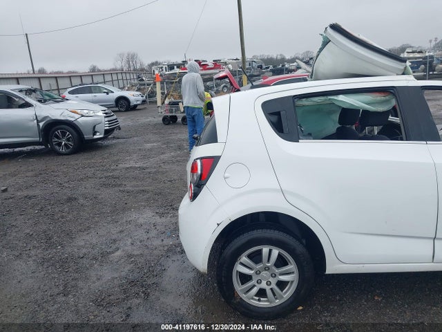 1G1JC6SH7F4174482 Chevrolet Sonic Lt Auto