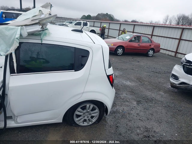 1G1JC6SH7F4174482 Chevrolet Sonic Lt Auto