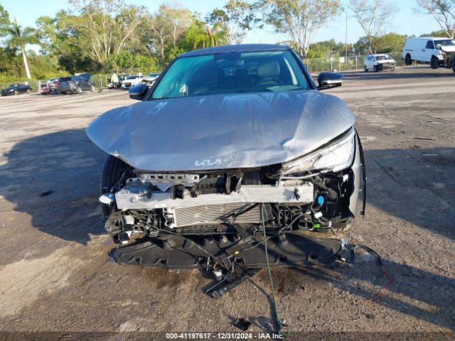 KNDC34LA3P5610861 KIA Ev6 Wind
