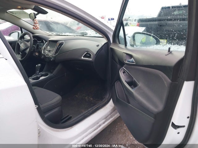 1G1BE5SM4H7206828 Chevrolet Cruze Lt Auto