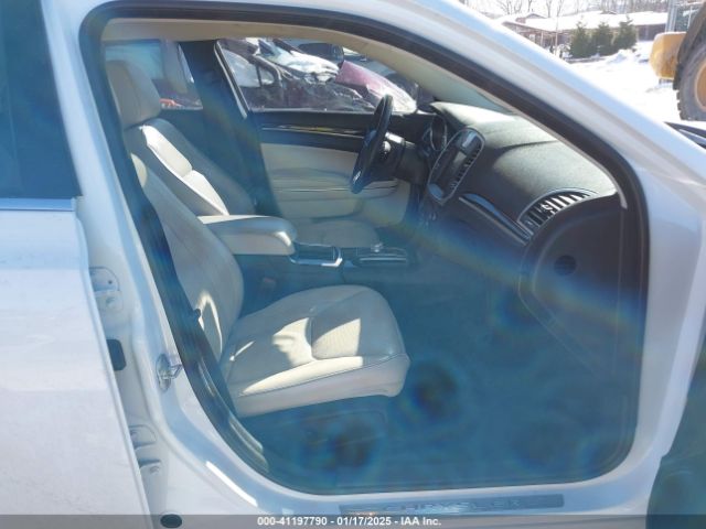 2016 CHRYSLER 300C 2C3CCAEG3GH225393 Photo 4