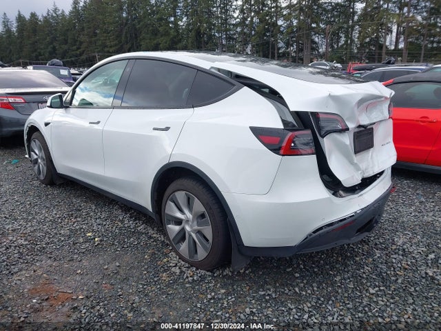 2022 TESLA MODEL Y 7SAYGDEE3NF428795 Photo 2