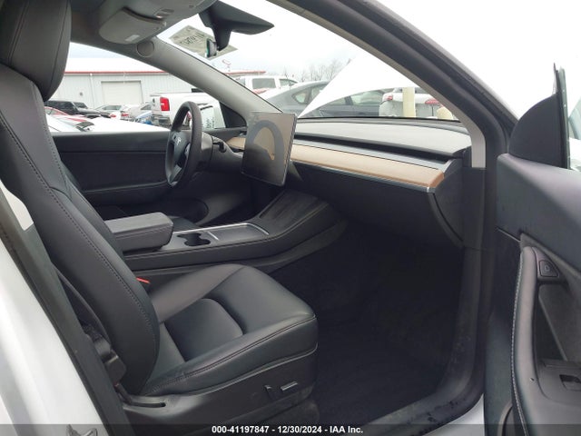 2022 TESLA MODEL Y 7SAYGDEE3NF428795 Photo 4