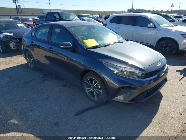 2022 3KPF24AD1NE445214 main image
