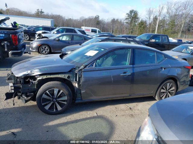 1N4BL4DV9NN312203 Nissan Altima Sv Fwd