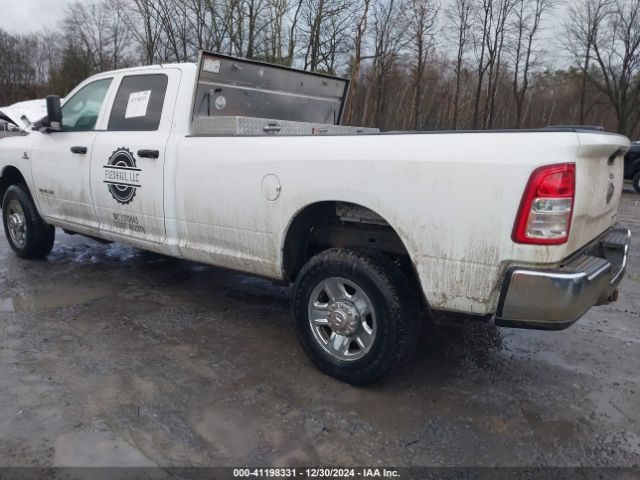 3C6UR5HL5NG377811 RAM 2500 Tradesman  4x4 8' Box