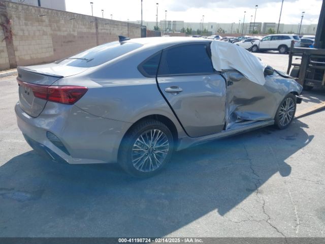 3KPF54AD0PE666927 KIA Forte Gt-line