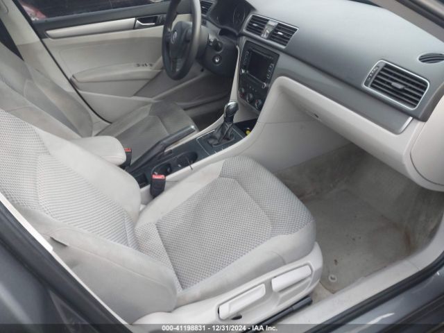 1VWAS7A31FC035764 Volkswagen Passat 1.8t S