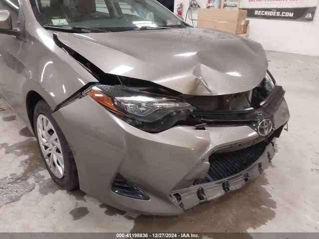 2T1BURHE1JC041200 Toyota COROLLA LE