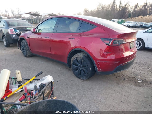 2024 TESLA MODEL Y 7SAYGDEE6RA327771 Photo 2