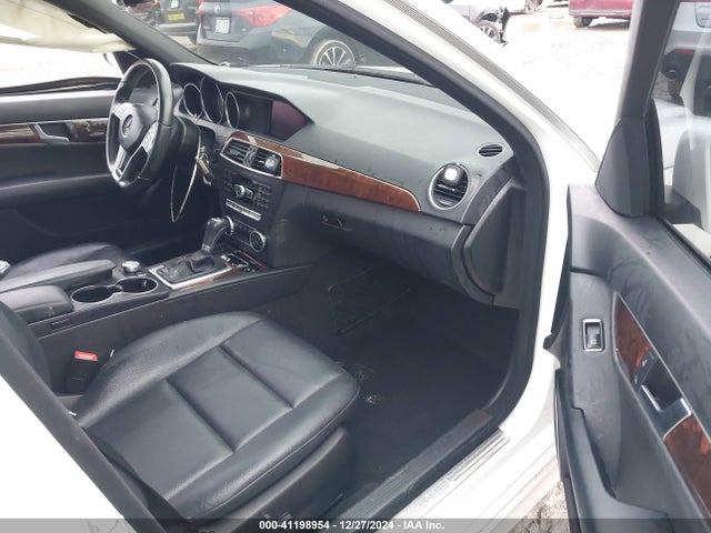 WDDGF8AB4ER304629 Mercedes-Benz C 300 Luxury 4matic/sport 4matic