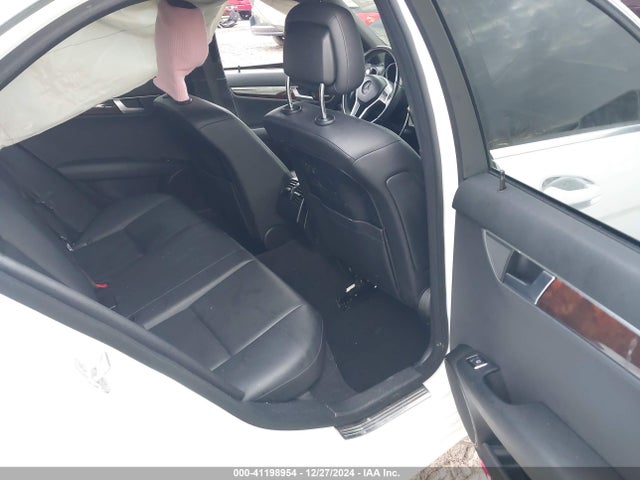 WDDGF8AB4ER304629 Mercedes-Benz C 300 Luxury 4matic/sport 4matic