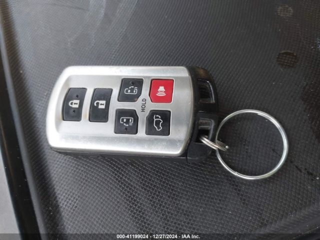 5TDDK3DC7ES087031 Toyota Sienna Xle/limited