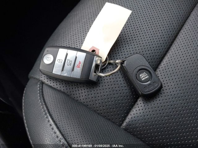5XYPKDA57HG338074 KIA Sorento 3.3l Sx
