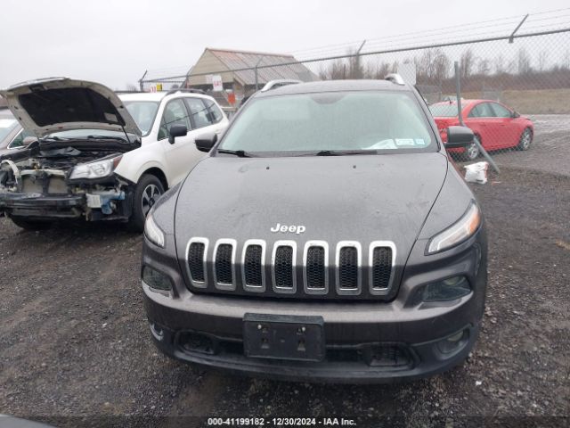 1C4PJMCS3HW589358 Jeep Cherokee Latitude 4x4