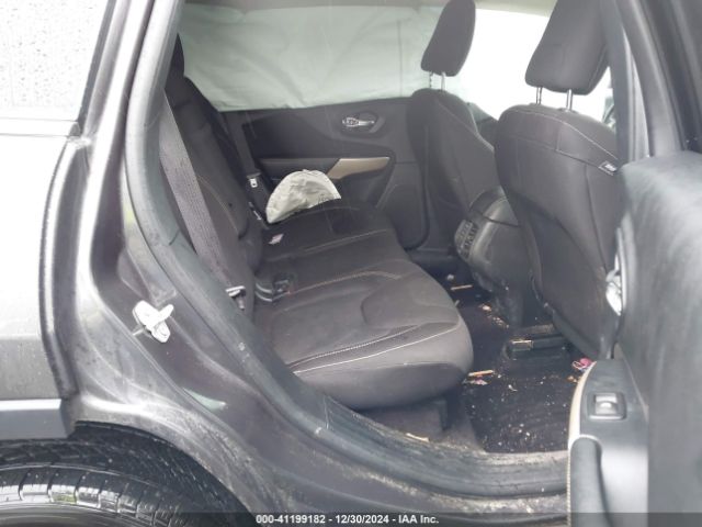 1C4PJMCS3HW589358 Jeep Cherokee Latitude 4x4